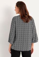 Lataa kuva Galleria-katseluun, V-kaula-aukkoinen, kudottu pusero