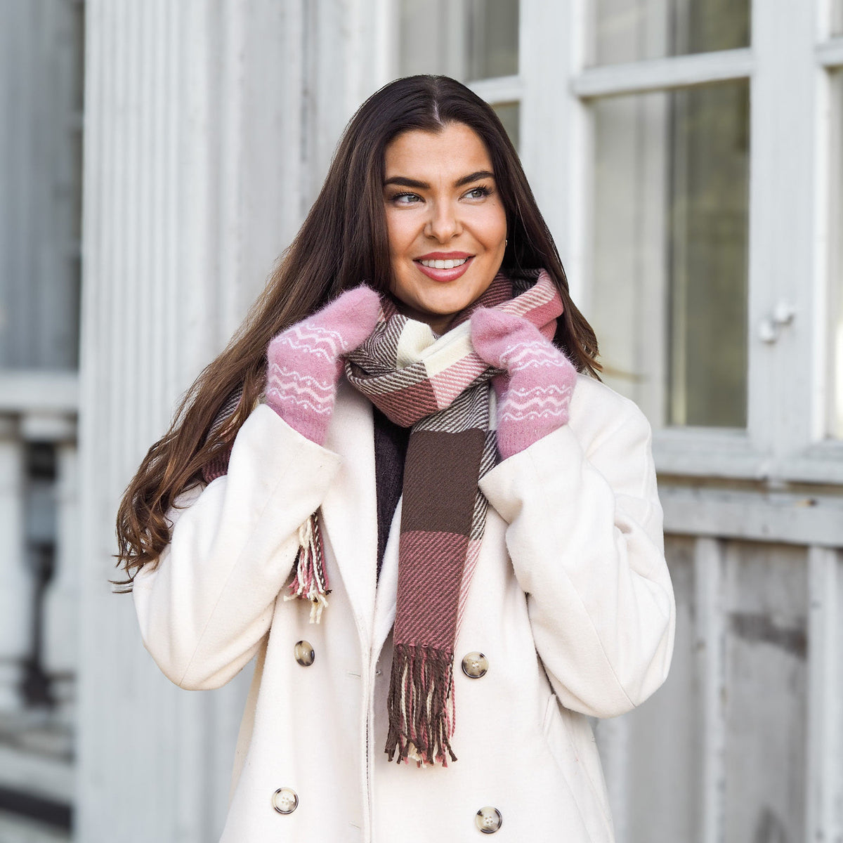 Paksu huivi ruudullinen