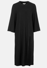 Lataa kuva Galleria-katseluun, Ribattu trikoomekko korkealla halkiolla