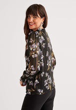 Lataa kuva Galleria-katseluun, Kuviollinen pusero napeilla