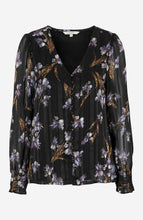 Lataa kuva Galleria-katseluun, Kuviollinen pusero napeilla