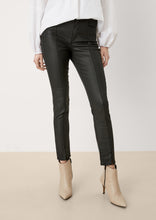 Lataa kuva Galleria-katseluun, s.Oliver coated jeans