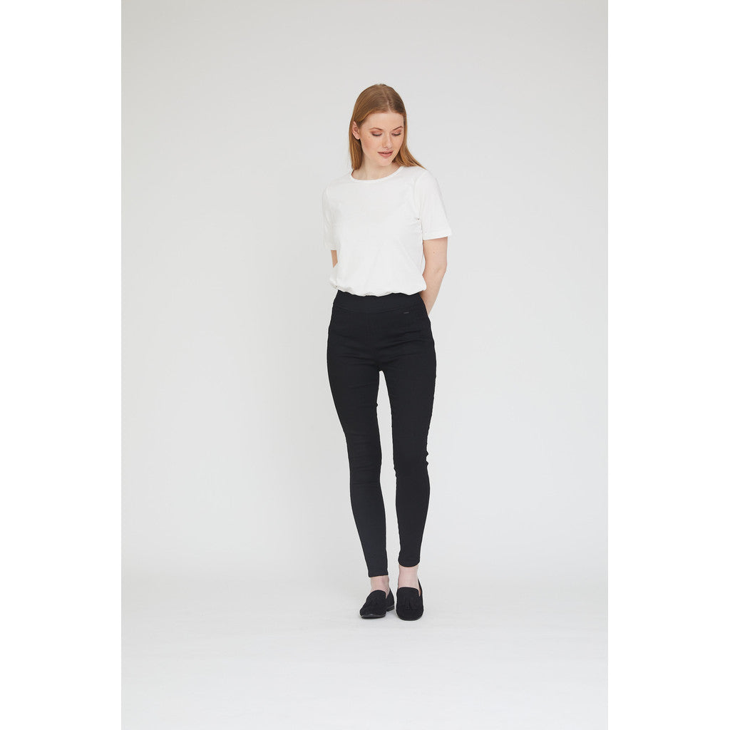 Laurie Serene Slim