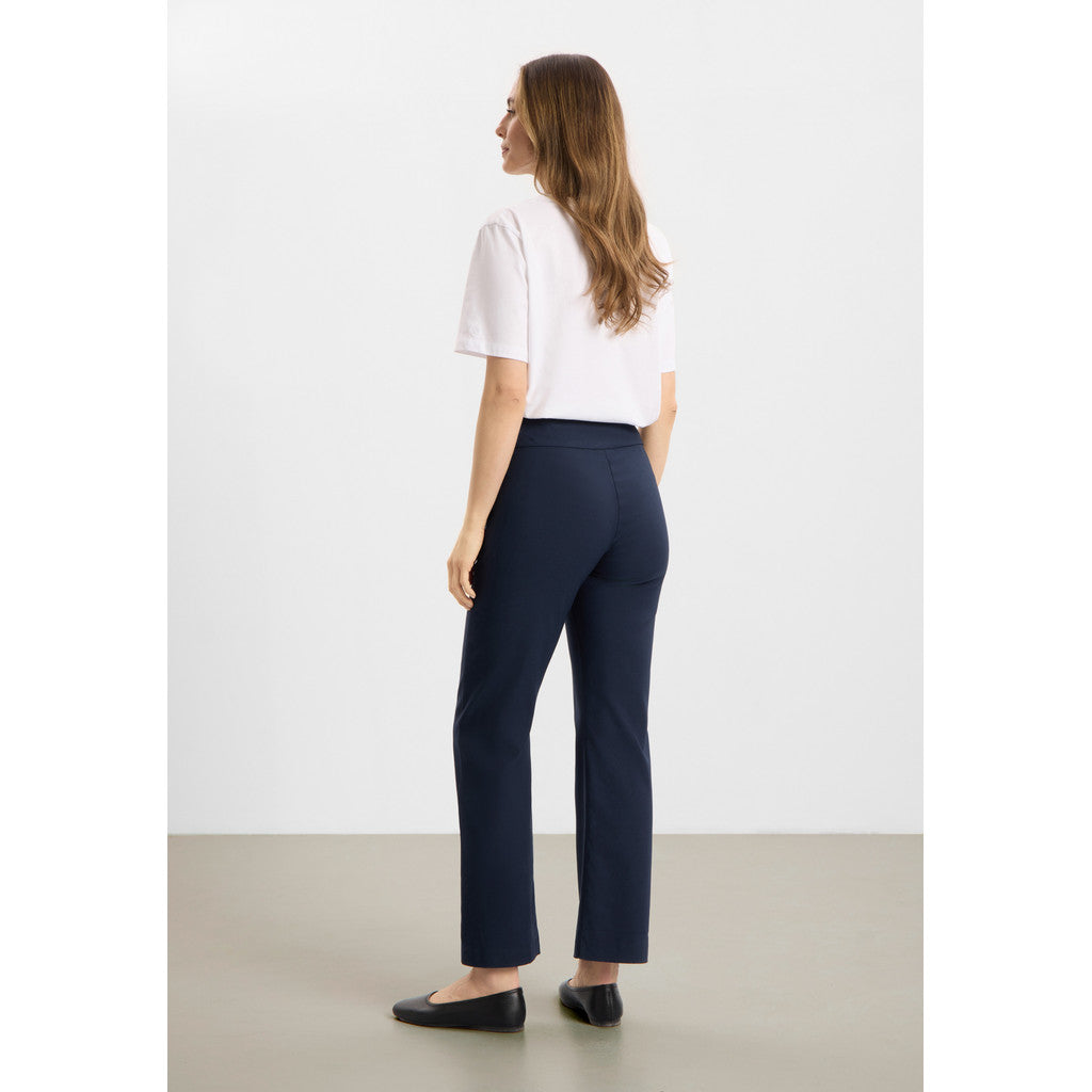 Laurie Thea straight  Navy