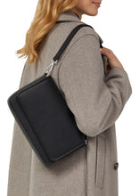 Lataa kuva Galleria-katseluun, s.Oliver käsilaukku
