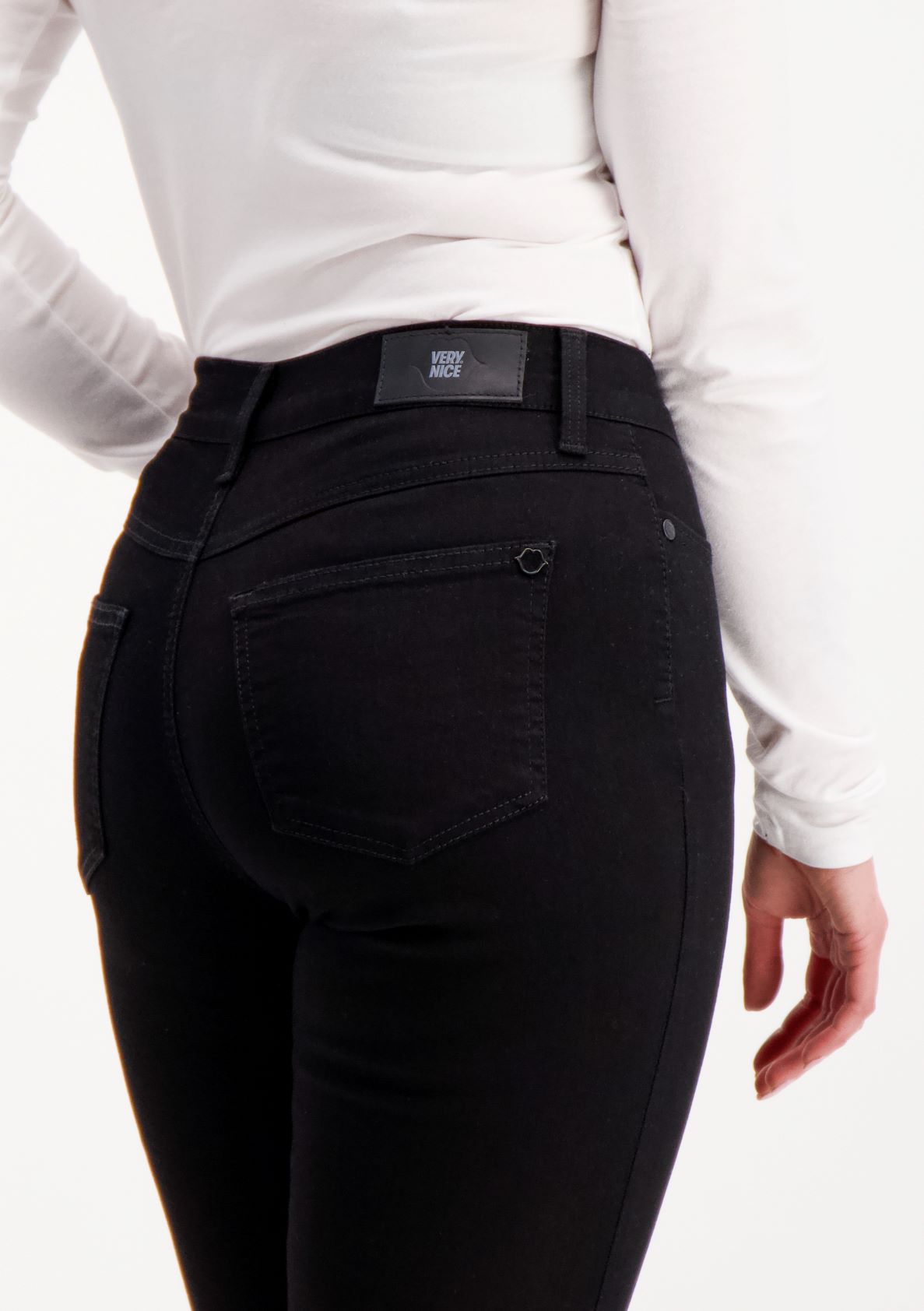 Very Nice Suzie Skinny musta