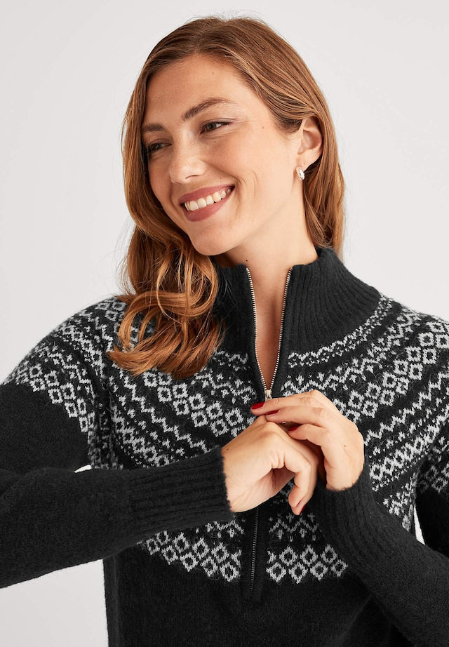 Neuletunika Jacquard-kuviolla