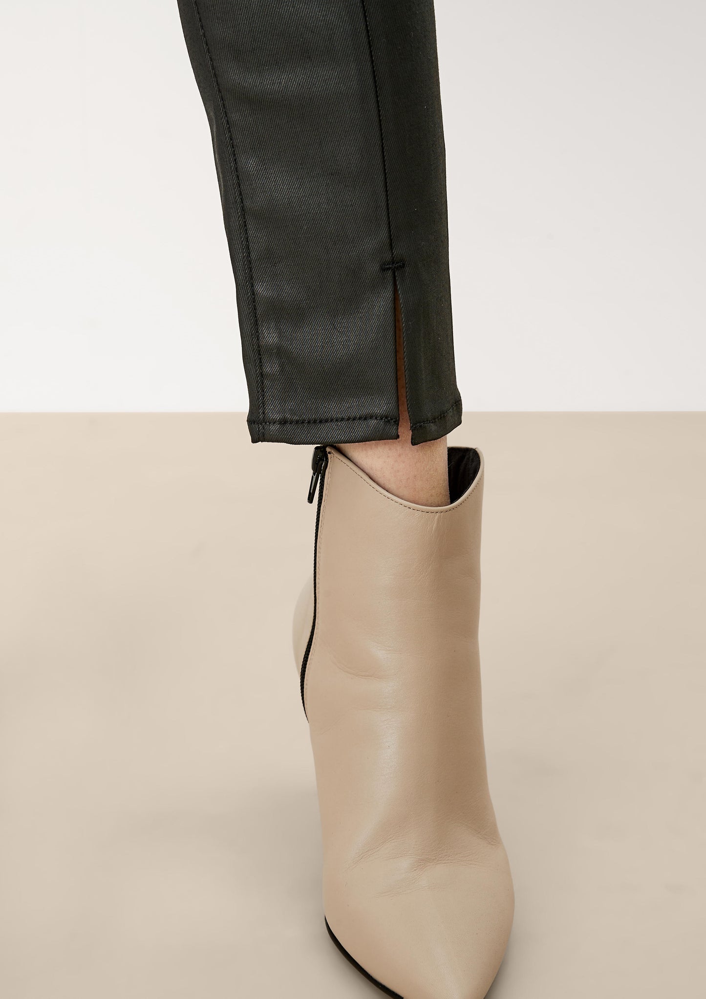 s.Oliver coated jeans