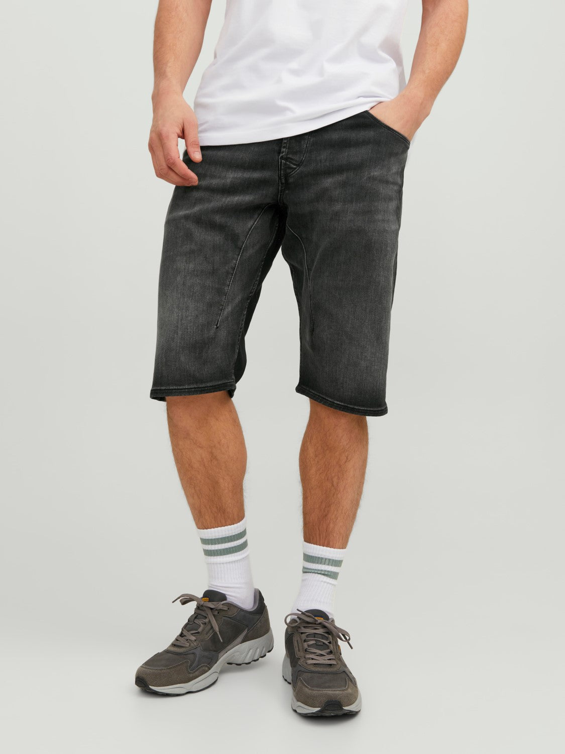 Jack&Jones mustat farkkushortsit GE 607